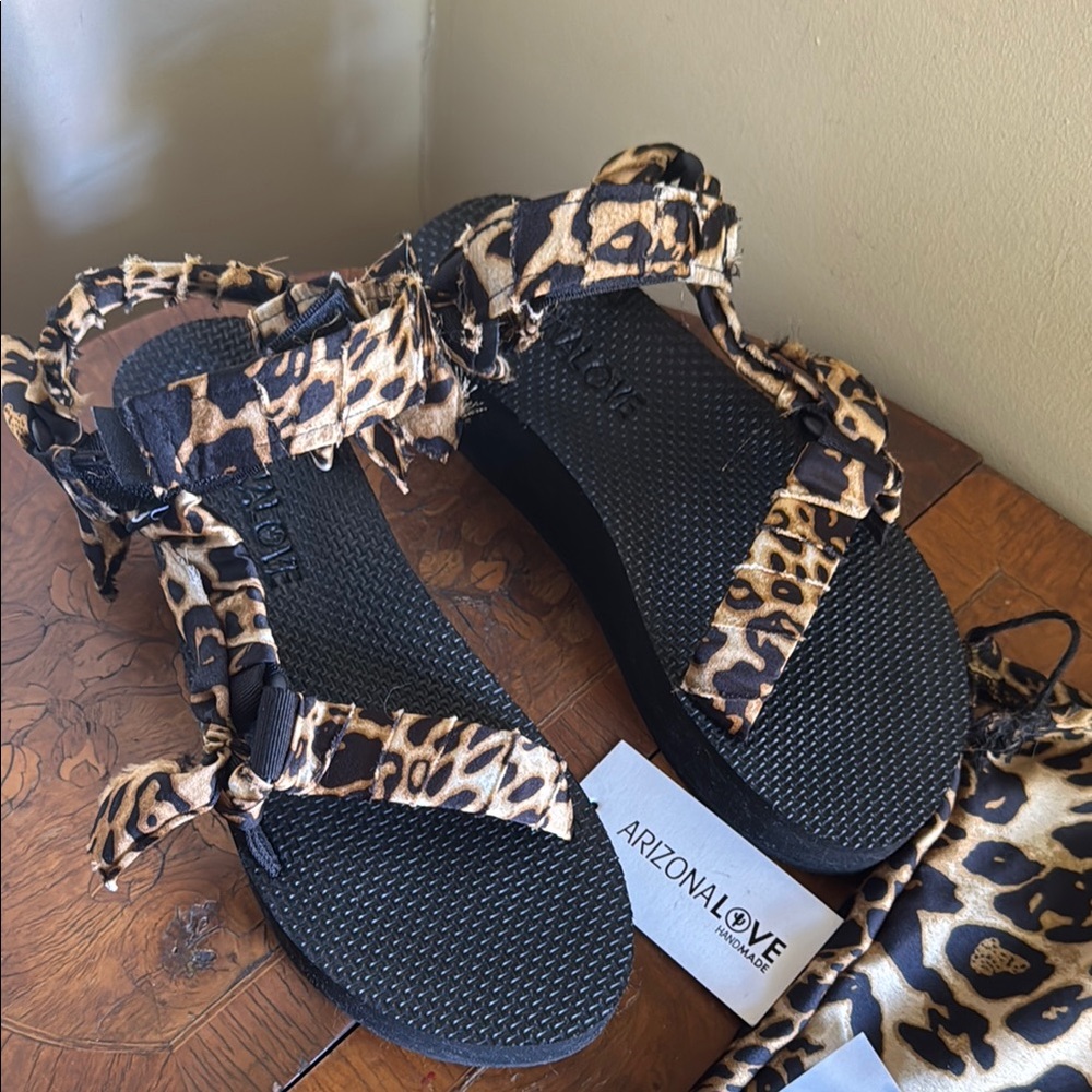 Arizona Love Trekkie Leopard Print Sandals